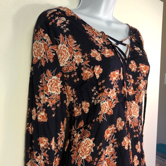 ⬇️2️⃣0️⃣Floral Lace Up Mini Dress - Picture 2 of 7